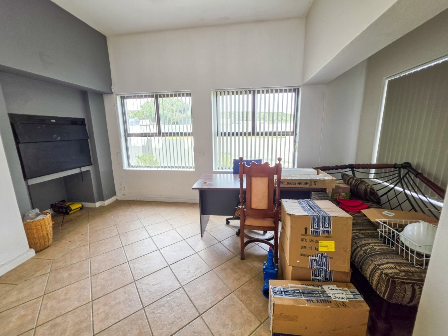 1 Bedroom Property for Sale in Stilbaai Western Cape